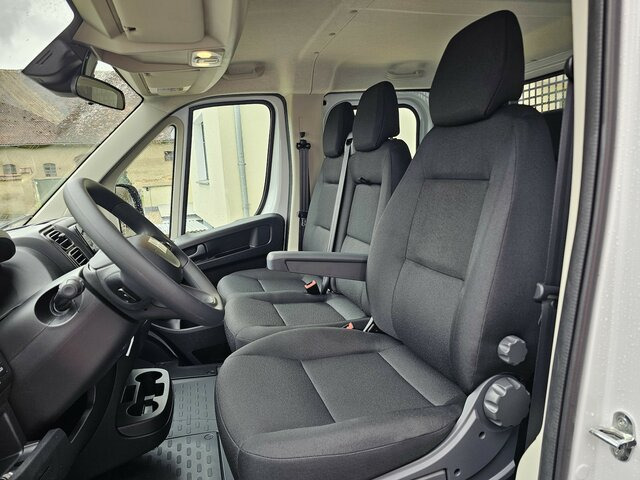 Utilitaire plateau, Utilitaire double cabine FIAT Ducato MAXI 140 Serie 9.2 2025 L5 Doppelkabine: photos 39