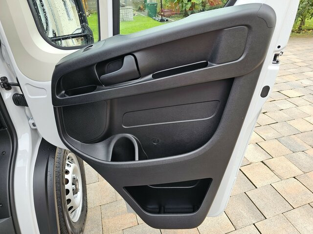Utilitaire plateau, Utilitaire double cabine FIAT Ducato MAXI 140 Serie 9.2 2025 L5 Doppelkabine: photos 20