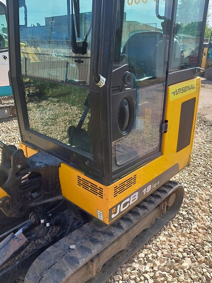 JCB 19 C! - Mini pelle: photos 2 JCB 19 C! - Mini pelle: photos 2
