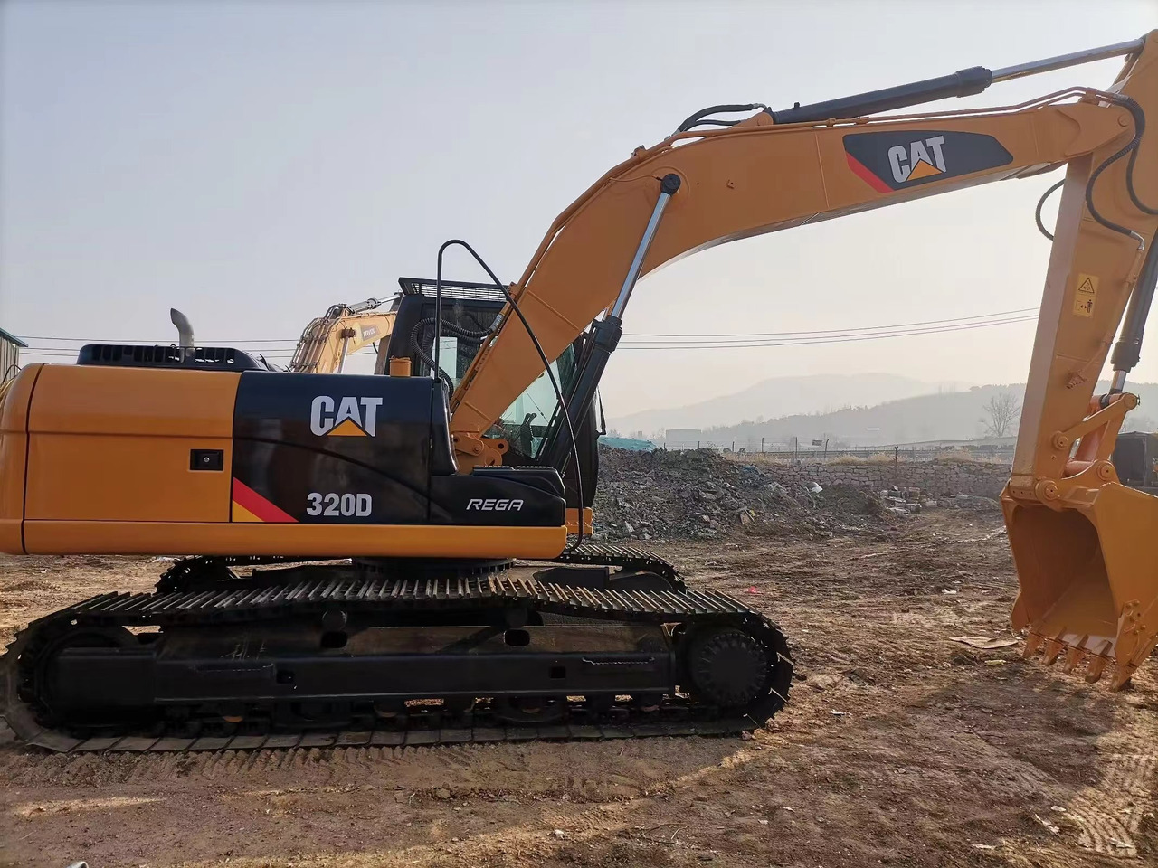 CAT 320DL Excavator - Pelle sur chenille: photos 3 CAT 320DL Excavator - Pelle sur chenille: photos 3