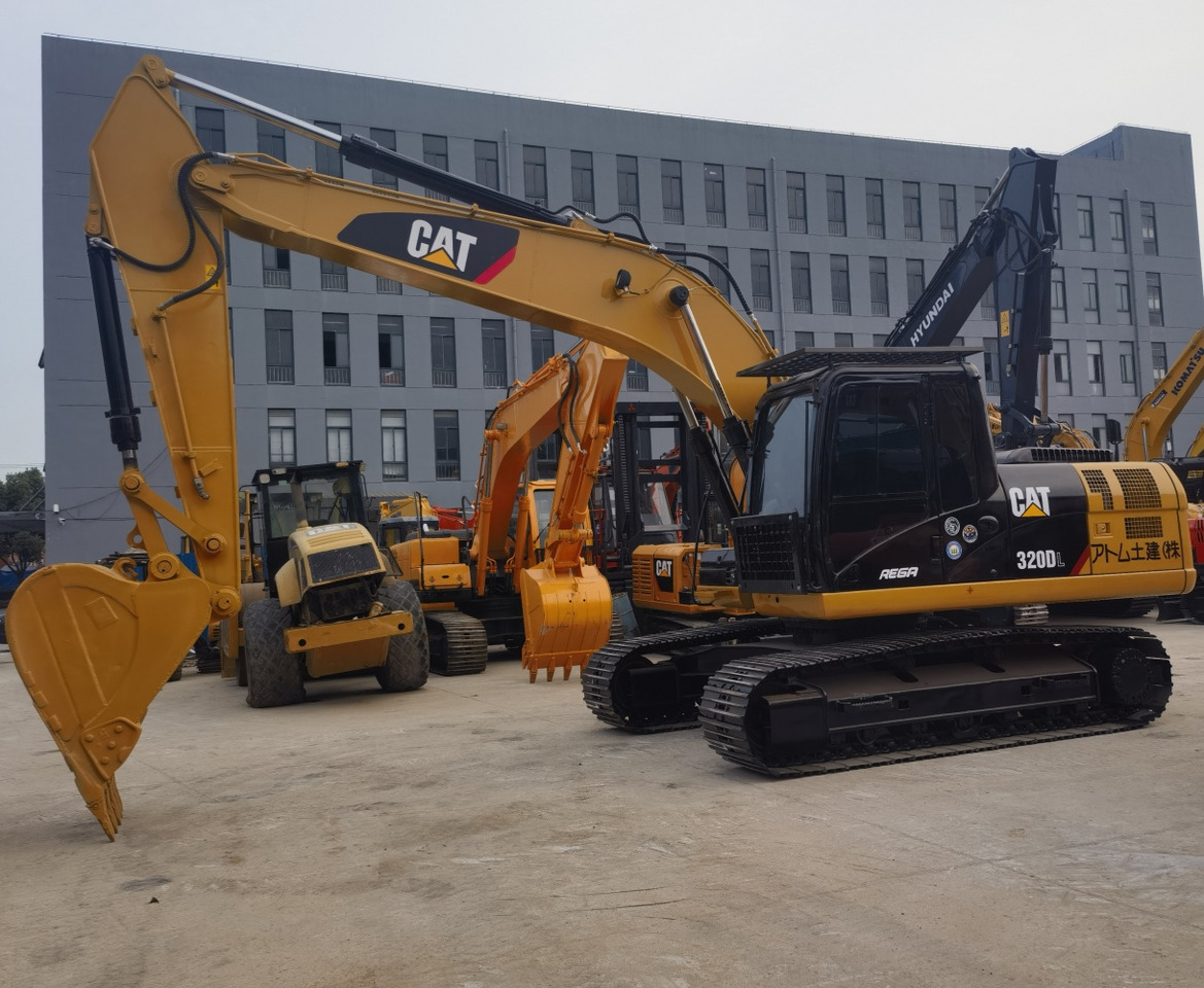CAT 320DL Excavator - Pelle sur chenille: photos 2 CAT 320DL Excavator - Pelle sur chenille: photos 2
