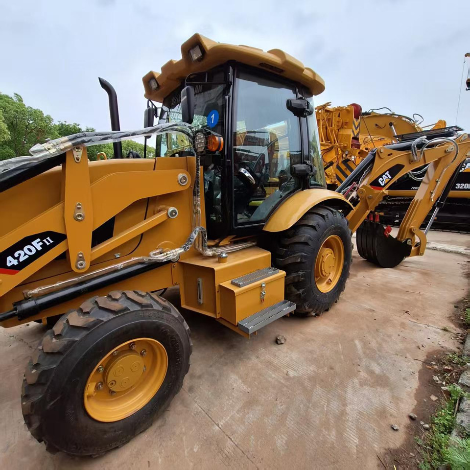 CAT 420F Backhoe Loader - Tractopelle: photos 3 CAT 420F Backhoe Loader - Tractopelle: photos 3