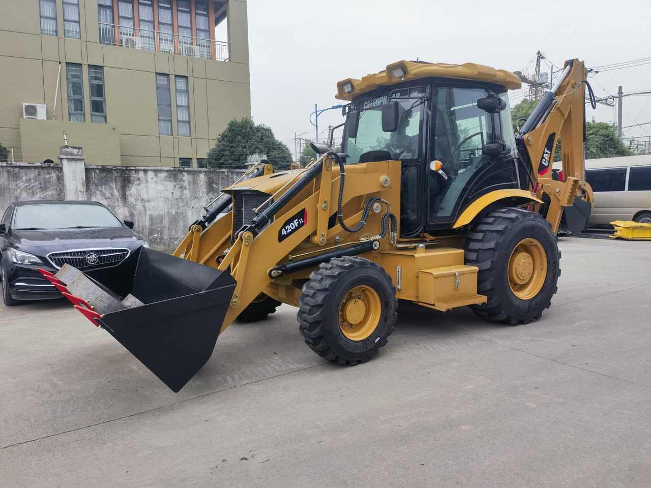 Cat 420F backhoe loader - Tractopelle: photos 5 Cat 420F backhoe loader - Tractopelle: photos 5