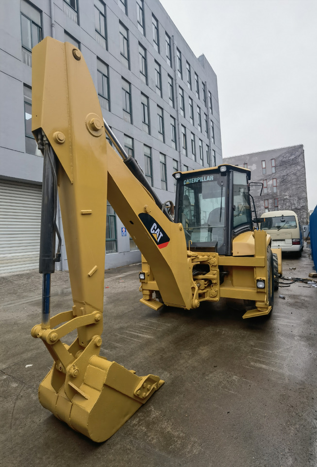 Cat 420F backhoe loader - Tractopelle: photos 5 Cat 420F backhoe loader - Tractopelle: photos 5