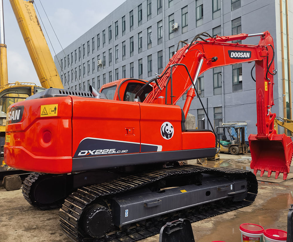 DOOSAN Doosan DX225LC-9c Crawler excavator - Pelle sur chenille: photos 1 DOOSAN Doosan DX225LC-9c Crawler excavator - Pelle sur chenille: photos 1