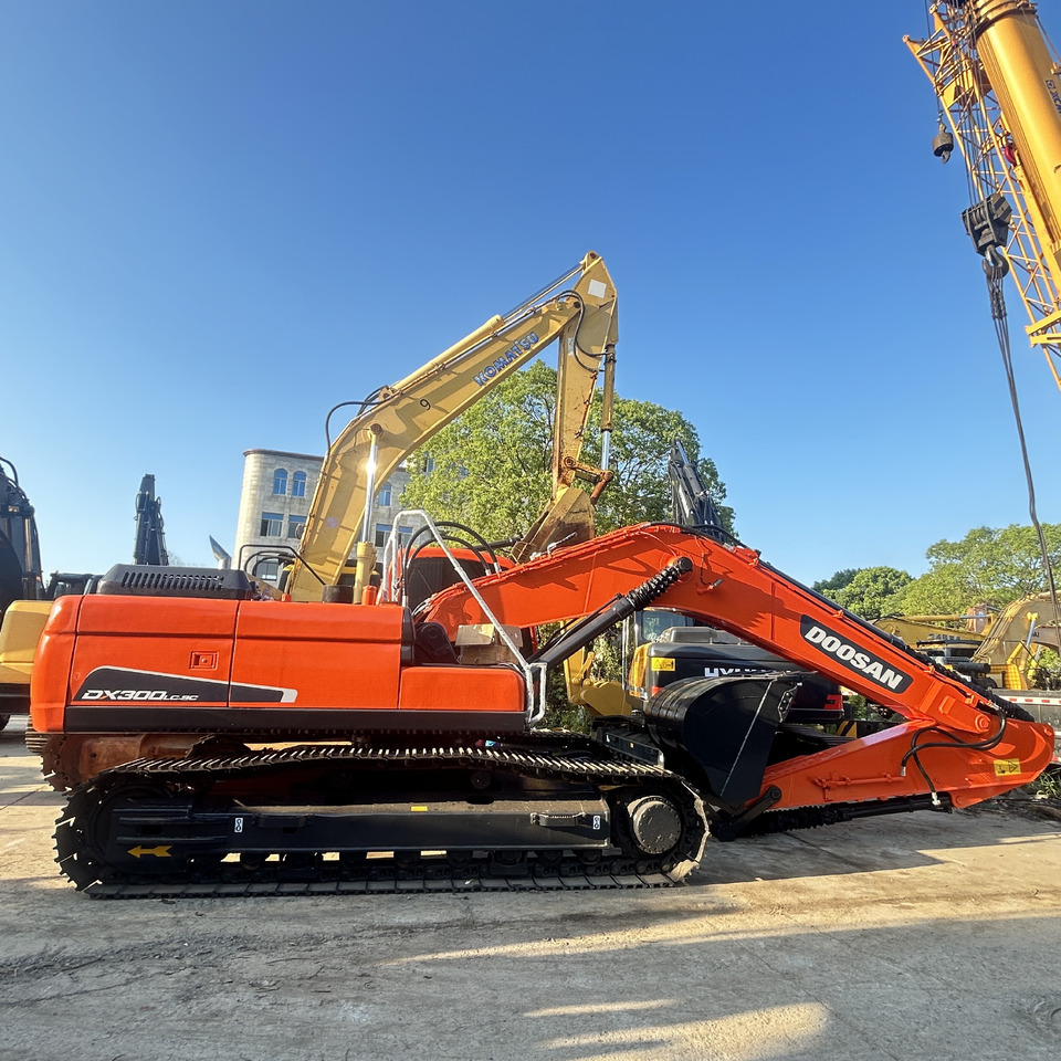 Doosan DX300LC-9c Crawler Excavator - Pelle sur chenille: photos 5 Doosan DX300LC-9c Crawler Excavator - Pelle sur chenille: photos 5