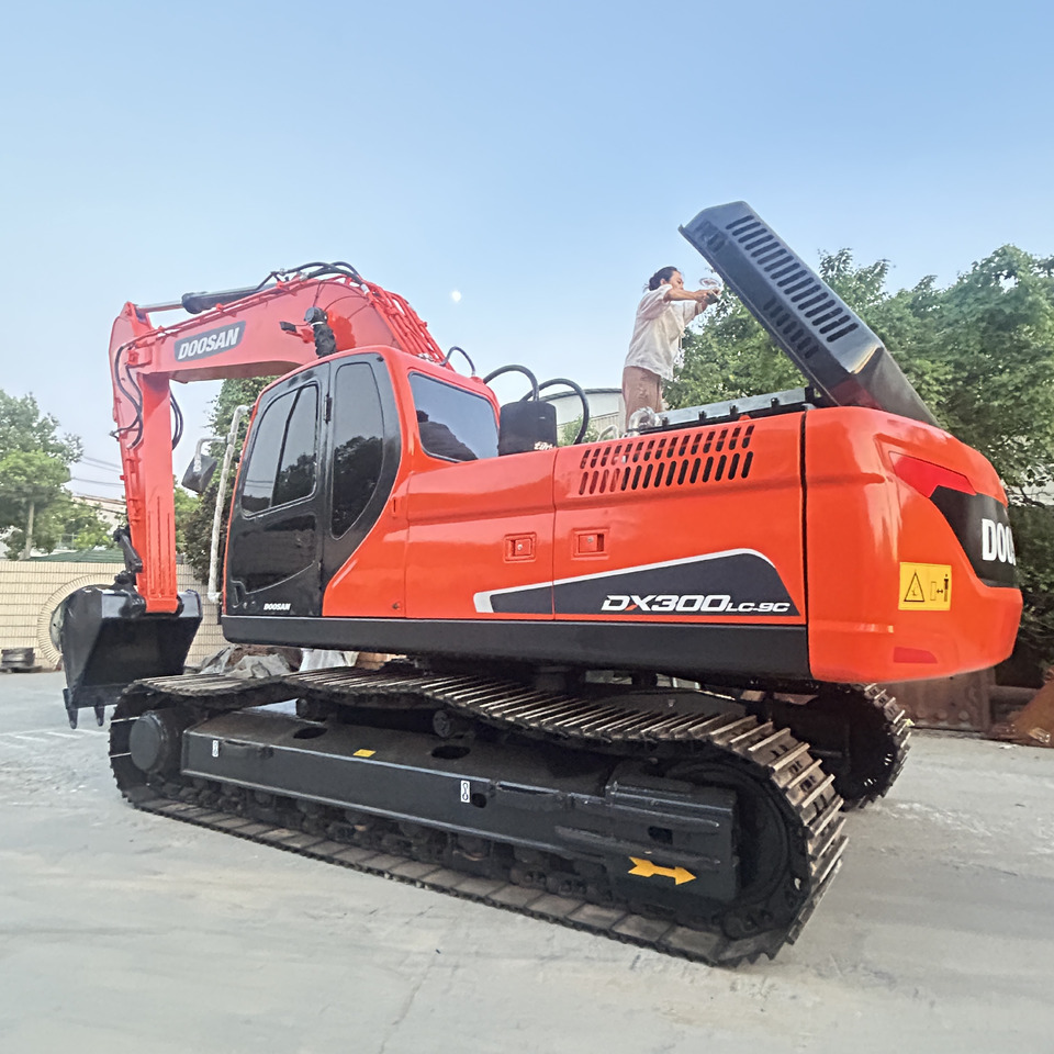 Doosan DX300LC Crawler Excavator - Pelle sur chenille: photos 1 Doosan DX300LC Crawler Excavator - Pelle sur chenille: photos 1