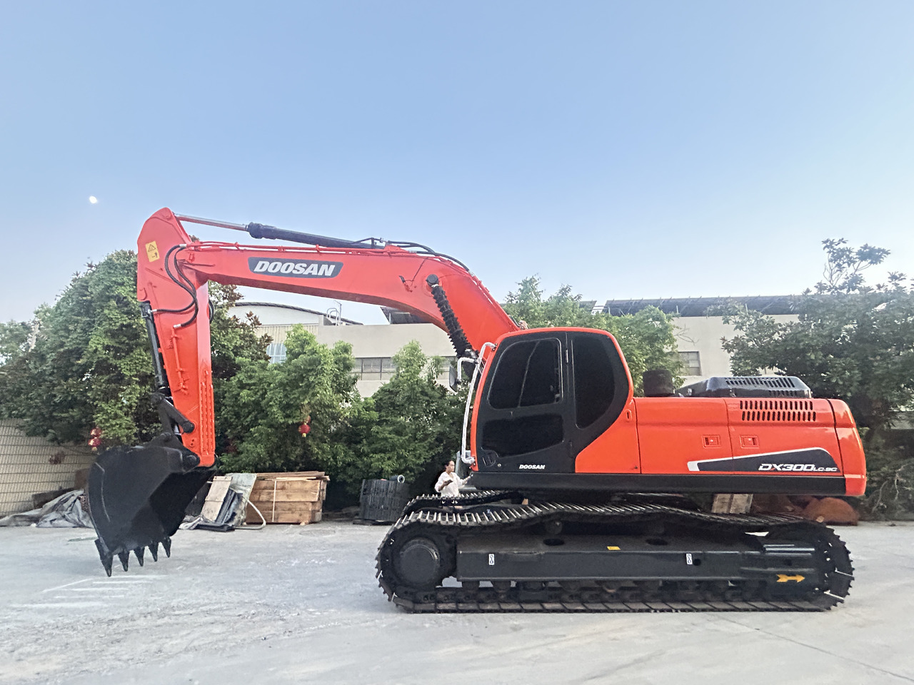 Doosan DX300LC Crawler Excavator - Pelle sur chenille: photos 4 Doosan DX300LC Crawler Excavator - Pelle sur chenille: photos 4