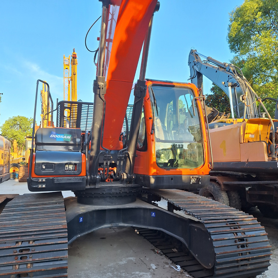 Doosan Dx225LC-9C Crawler Excavator - Pelle sur chenille: photos 3 Doosan Dx225LC-9C Crawler Excavator - Pelle sur chenille: photos 3