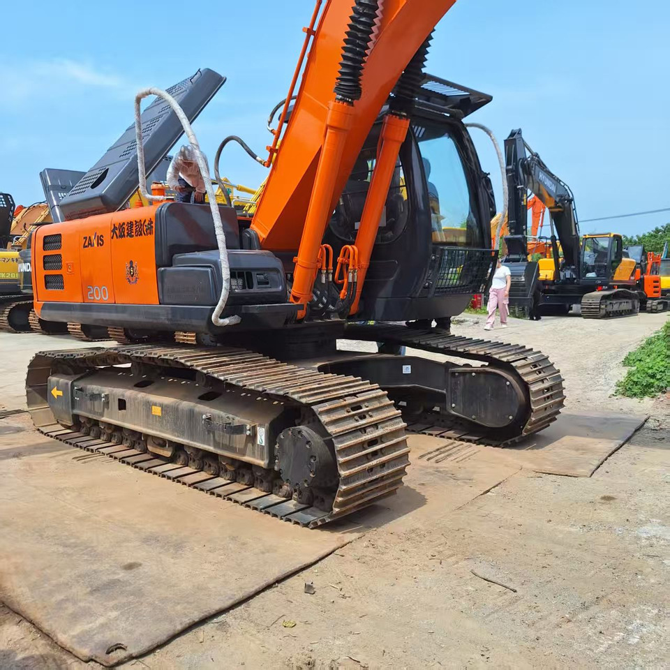 Hitachi ZX200G Excavator - Pelle sur chenille: photos 1 Hitachi ZX200G Excavator - Pelle sur chenille: photos 1