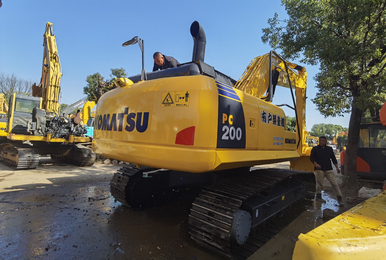 Komatsu PC200-8 Excavator - Pelle sur chenille: photos 2 Komatsu PC200-8 Excavator - Pelle sur chenille: photos 2
