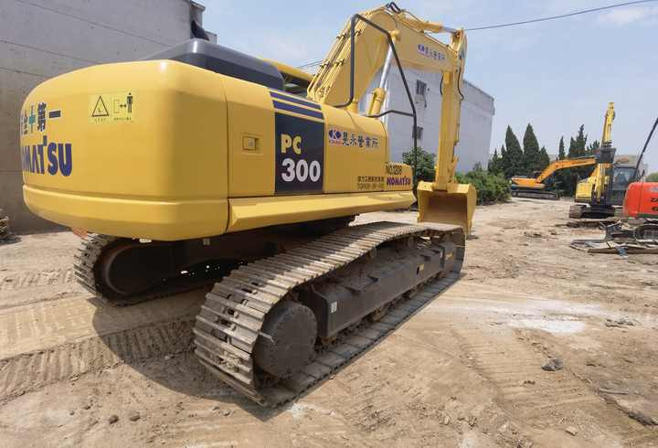 Komatsu PC350-7 excavator - Pelle sur chenille: photos 1 Komatsu PC350-7 excavator - Pelle sur chenille: photos 1