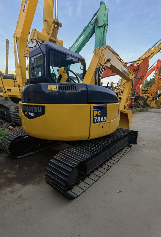 Komatsu pc78 Excavator - Pelle sur chenille: photos 1 Komatsu pc78 Excavator - Pelle sur chenille: photos 1