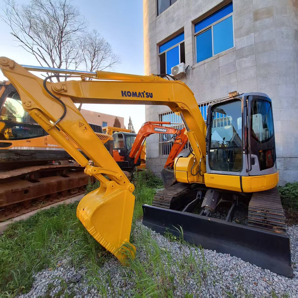 Komatsu pc78 Excavator - Pelle sur chenille: photos 1 Komatsu pc78 Excavator - Pelle sur chenille: photos 1