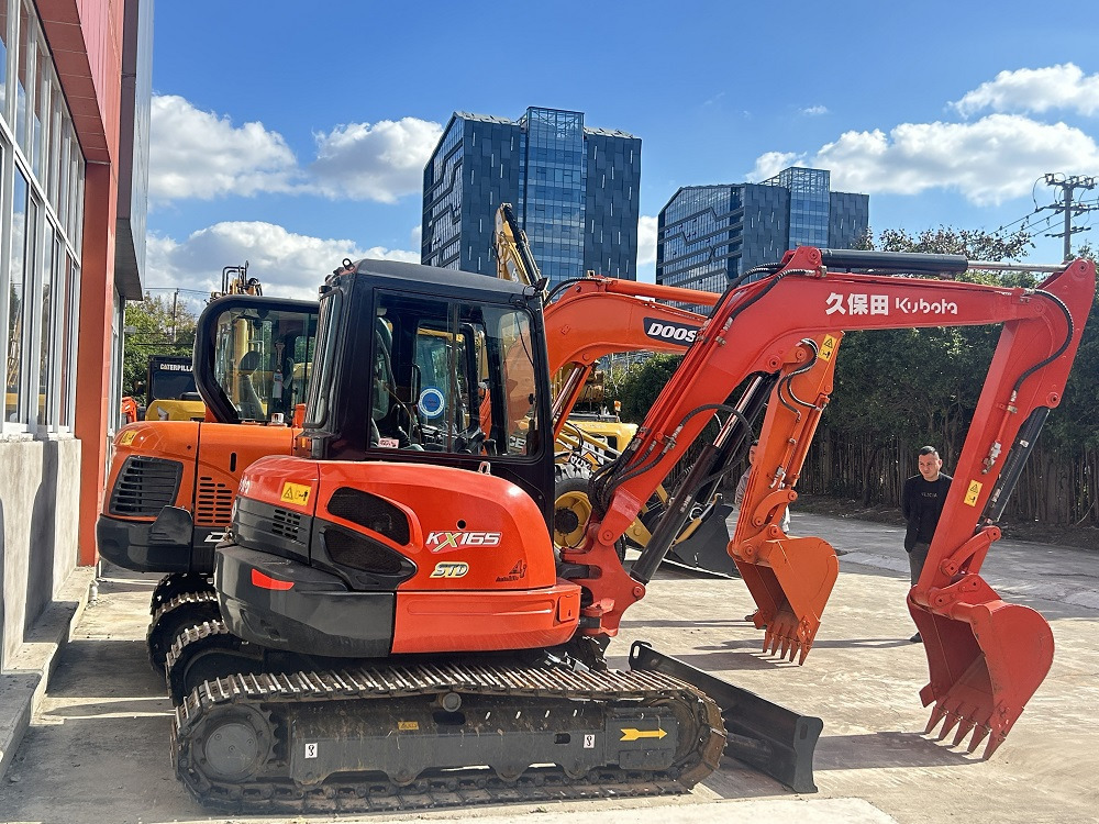 Kubota KX165-5 Excavators - Pelle sur chenille: photos 2 Kubota KX165-5 Excavators - Pelle sur chenille: photos 2