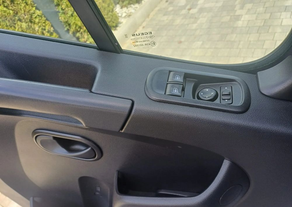 Renault Master 2.3dci 168KM 10palet 2022rok - Utilitaire rideaux coulissants (PLSC): photos 5 Renault Master 2.3dci 168KM 10palet 2022rok - Utilitaire rideaux coulissants (PLSC): photos 5