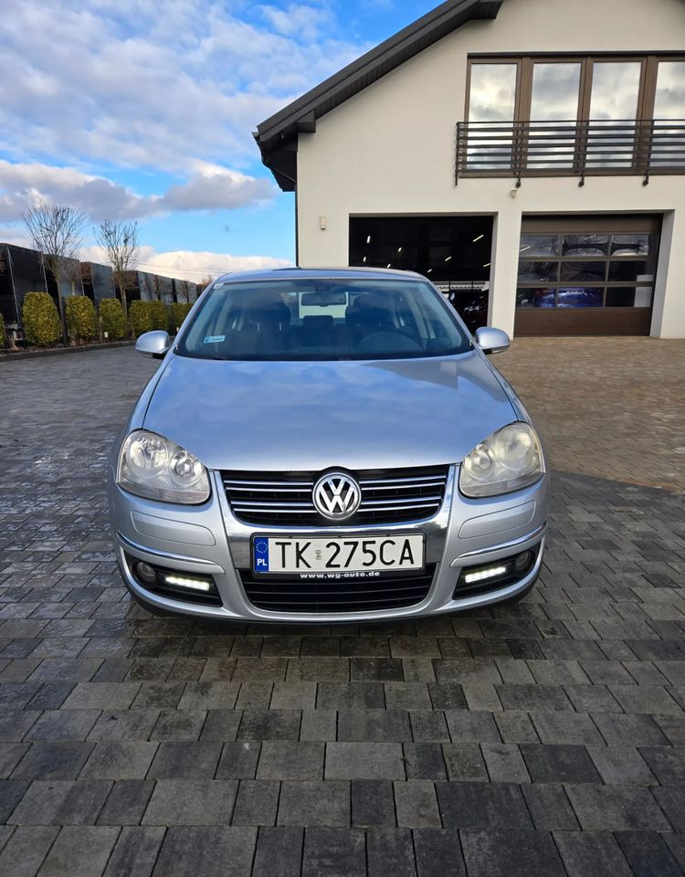 Volkswagen Jetta 2.0 TDI Sportline - Berline: photos 1 Volkswagen Jetta 2.0 TDI Sportline - Berline: photos 1