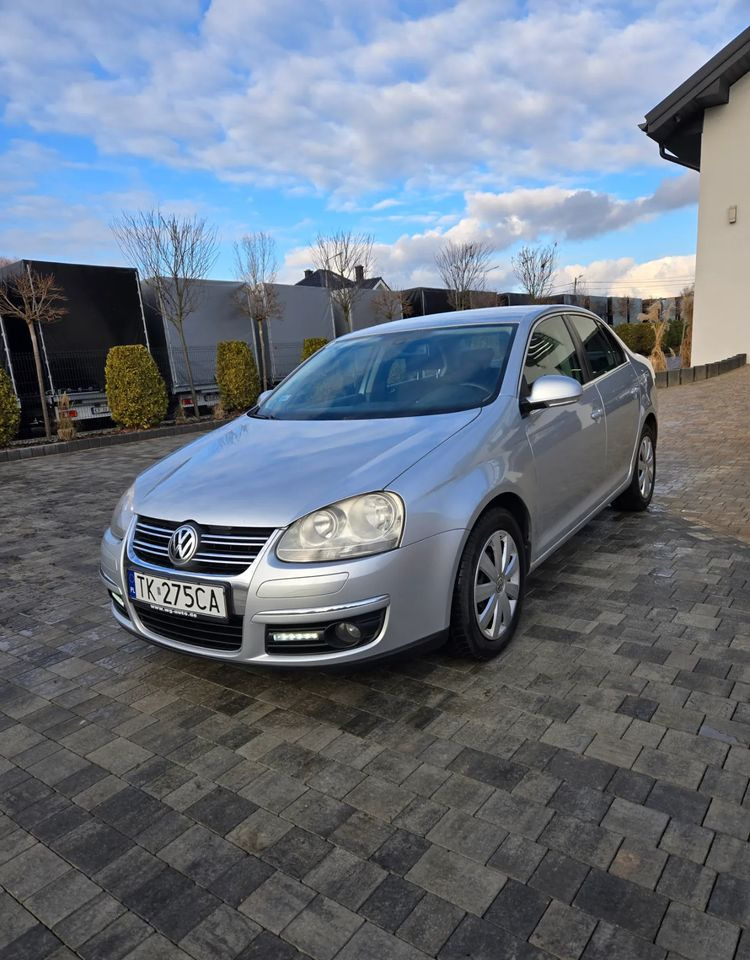Volkswagen Jetta 2.0 TDI Sportline - Berline: photos 2 Volkswagen Jetta 2.0 TDI Sportline - Berline: photos 2