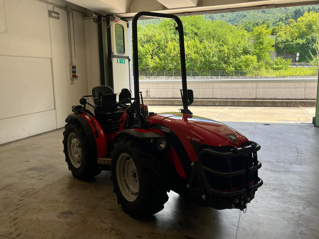 ANTONIO CARRARO INFINITY SR 7600 - Tracteur agricole: photos 4 ANTONIO CARRARO INFINITY SR 7600 - Tracteur agricole: photos 4