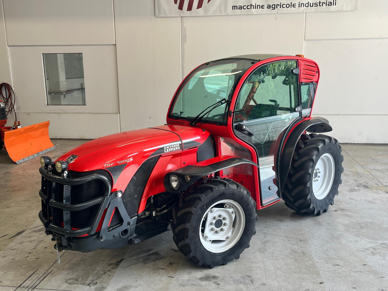 ANTONIO CARRARO TGF 7800S - Tracteur agricole: photos 2 ANTONIO CARRARO TGF 7800S - Tracteur agricole: photos 2