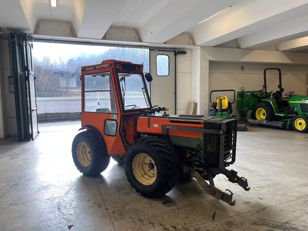 HOLDER CULTITRAC 411 - Tracteur agricole: photos 4 HOLDER CULTITRAC 411 - Tracteur agricole: photos 4