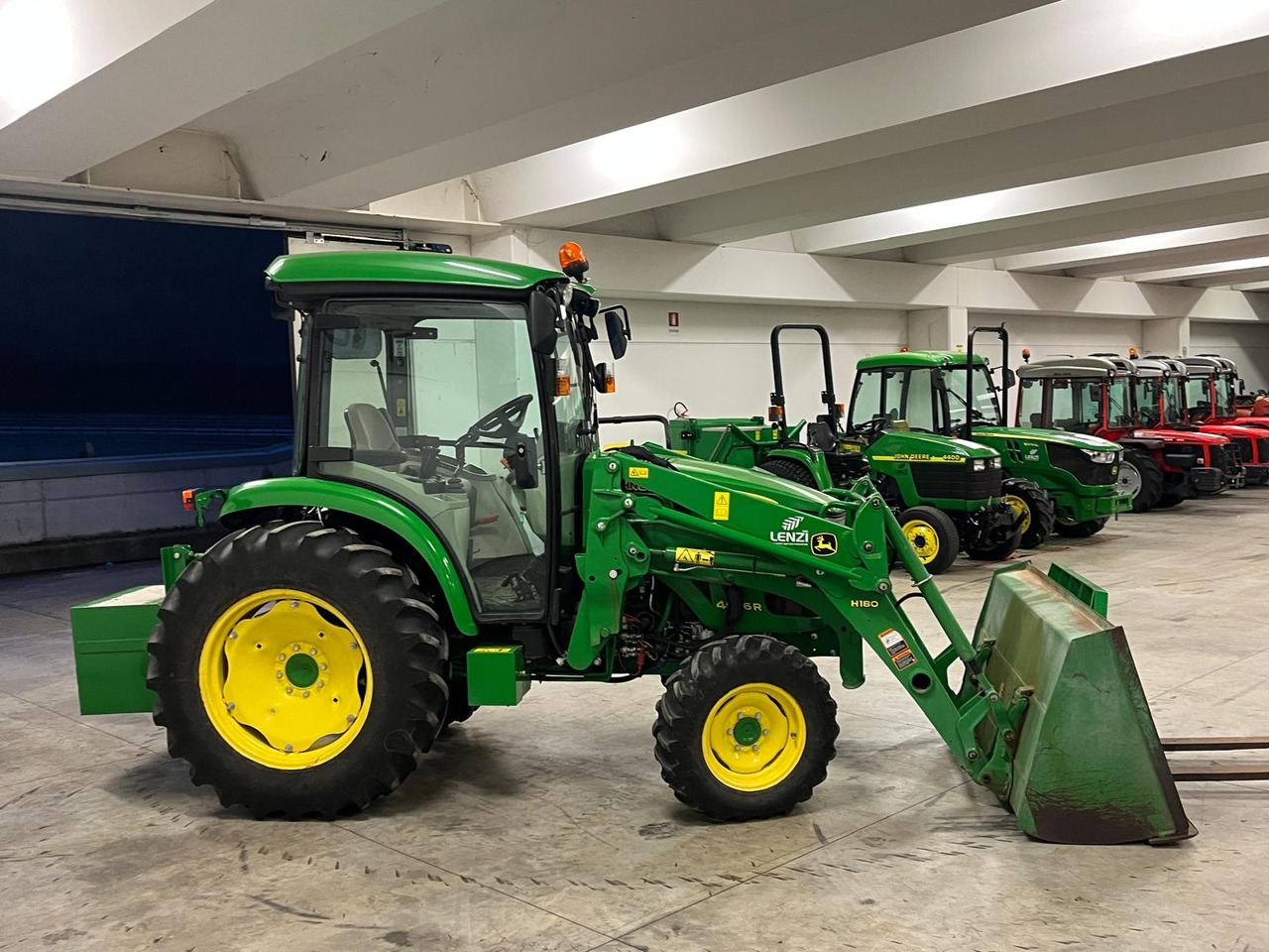 TRATTORE JOHN DEERE 4066 R ( IDROSTATICO ) - Tracteur agricole: photos 4 TRATTORE JOHN DEERE 4066 R ( IDROSTATICO ) - Tracteur agricole: photos 4
