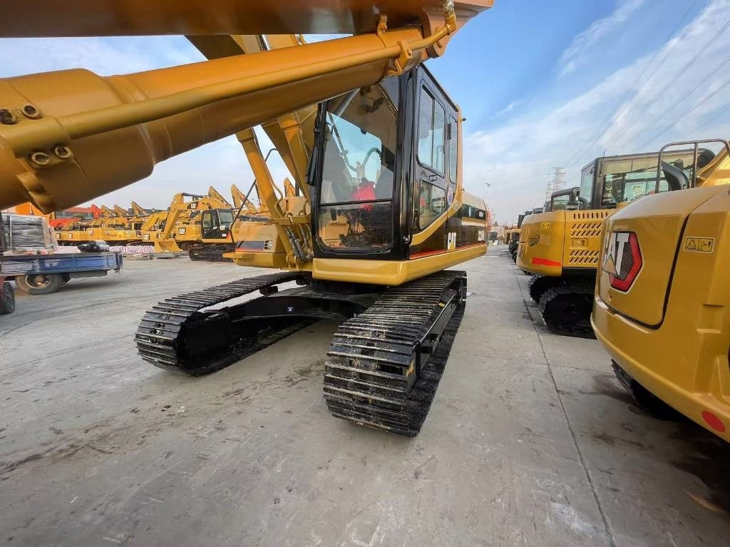 CAT 320 B - Pelle sur chenille: photos 3 CAT 320 B - Pelle sur chenille: photos 3