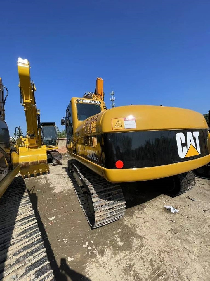 CAT 320 C  - Pelle sur chenille: photos 3 CAT 320 C  - Pelle sur chenille: photos 3