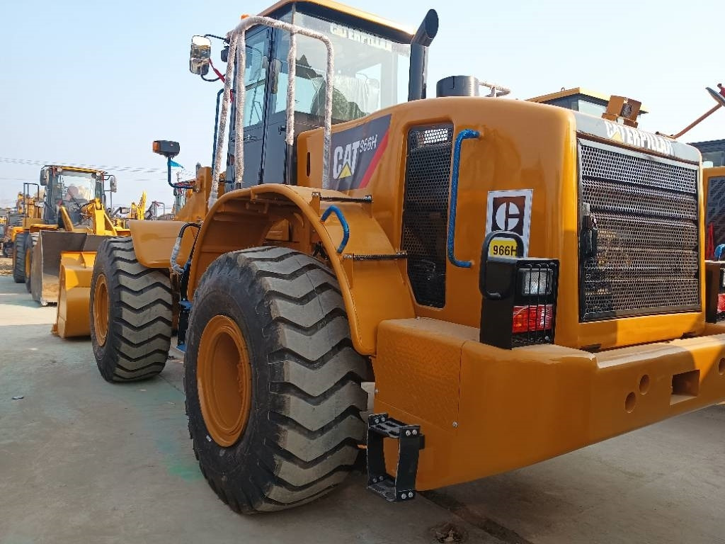 CAT 966 H - Chargeuse sur pneus: photos 2 CAT 966 H - Chargeuse sur pneus: photos 2