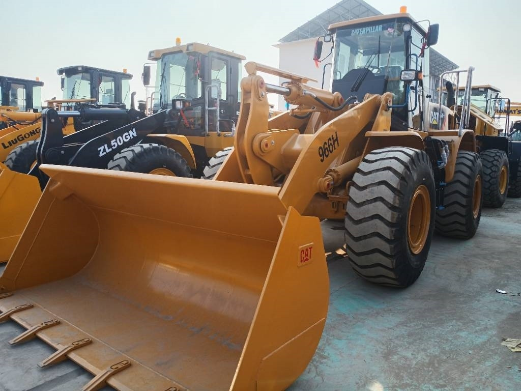 CAT 966 H - Chargeuse sur pneus: photos 1 CAT 966 H - Chargeuse sur pneus: photos 1