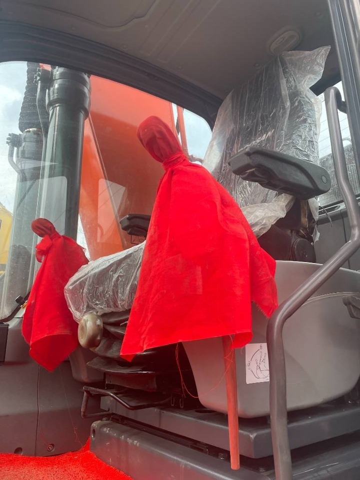 Doosan DX 220 LC-9C - Pelle sur chenille: photos 3 Doosan DX 220 LC-9C - Pelle sur chenille: photos 3