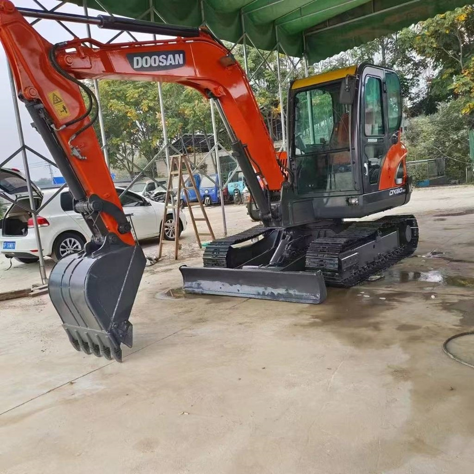 Doosan DX 60-9 C - Pelle sur chenille: photos 1 Doosan DX 60-9 C - Pelle sur chenille: photos 1