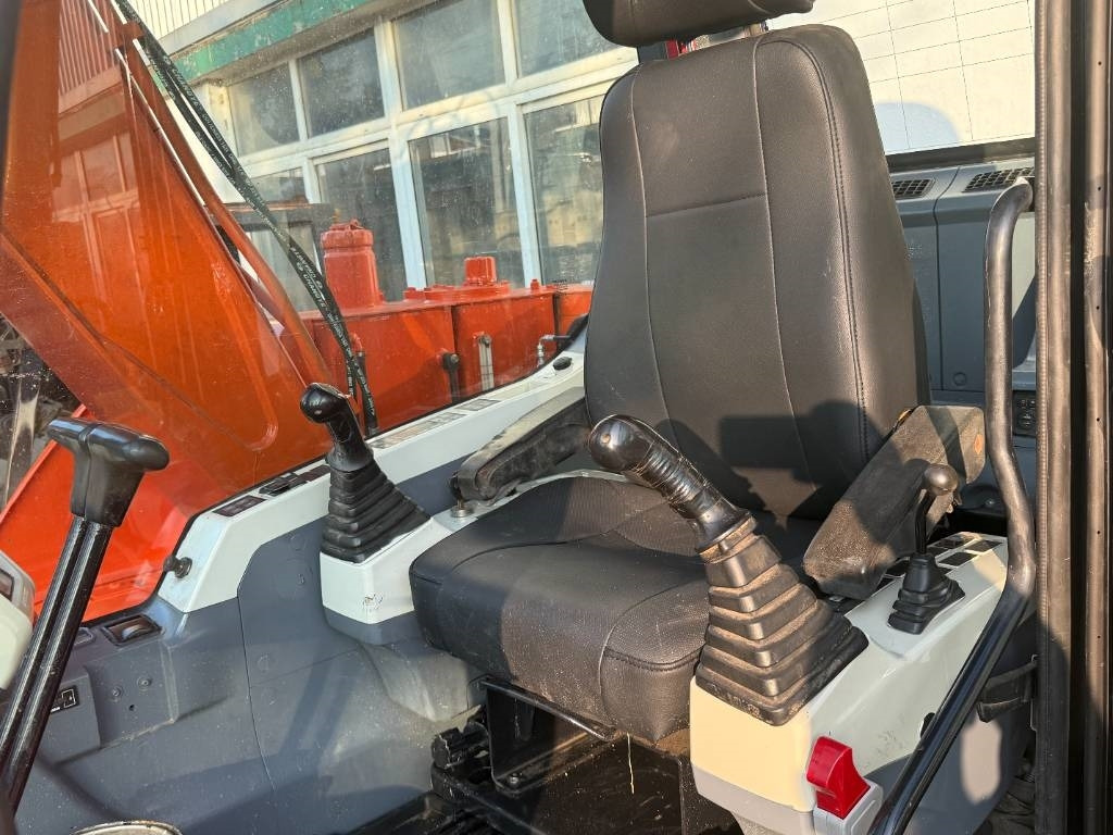 Doosan DX 75 - Pelle sur chenille: photos 2 Doosan DX 75 - Pelle sur chenille: photos 2