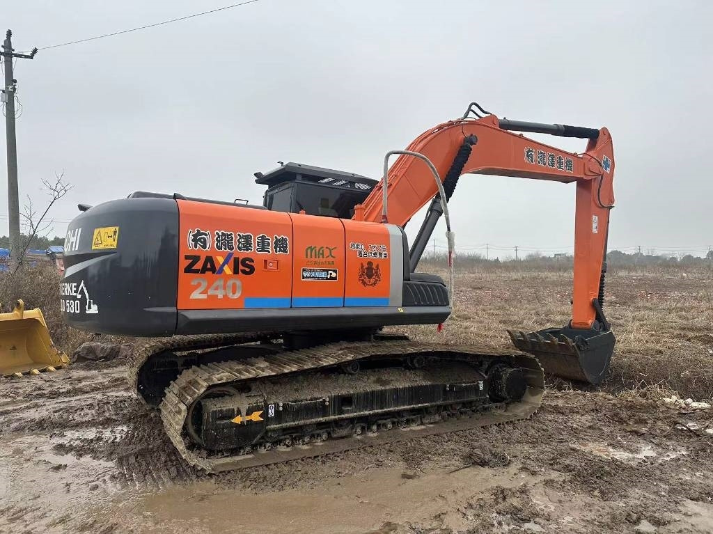 Hitachi ZX 240 - Pelle sur chenille: photos 1 Hitachi ZX 240 - Pelle sur chenille: photos 1
