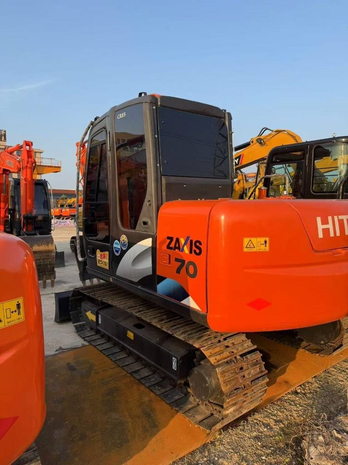 Hitachi Zaxis 70 - Pelle sur chenille: photos 1 Hitachi Zaxis 70 - Pelle sur chenille: photos 1