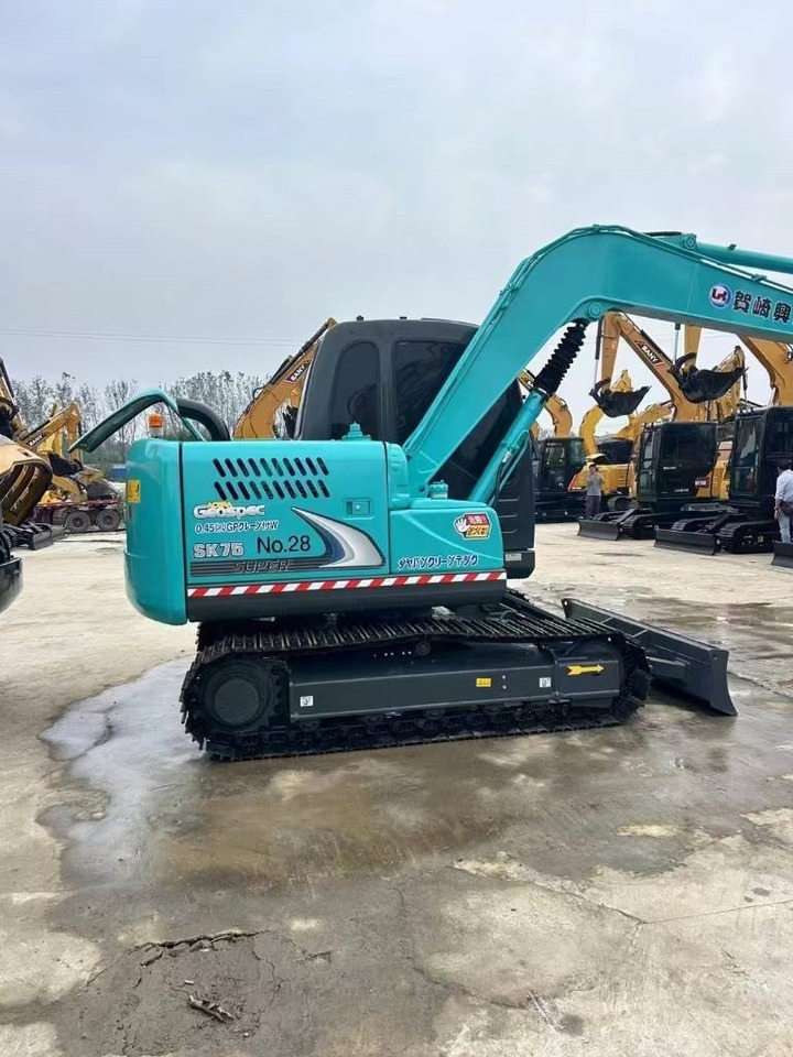 Kobelco SK 75 - Pelle sur chenille: photos 4 Kobelco SK 75 - Pelle sur chenille: photos 4