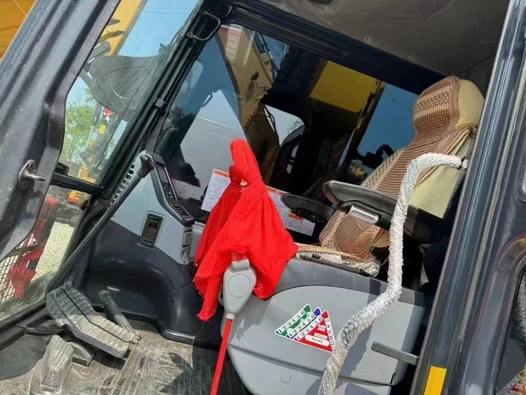 Komatsu PC 130  - Pelle sur chenille: photos 3 Komatsu PC 130  - Pelle sur chenille: photos 3