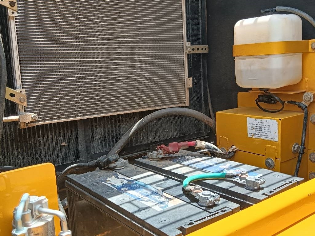 Komatsu PC 160  - Pelle sur chenille: photos 4 Komatsu PC 160  - Pelle sur chenille: photos 4