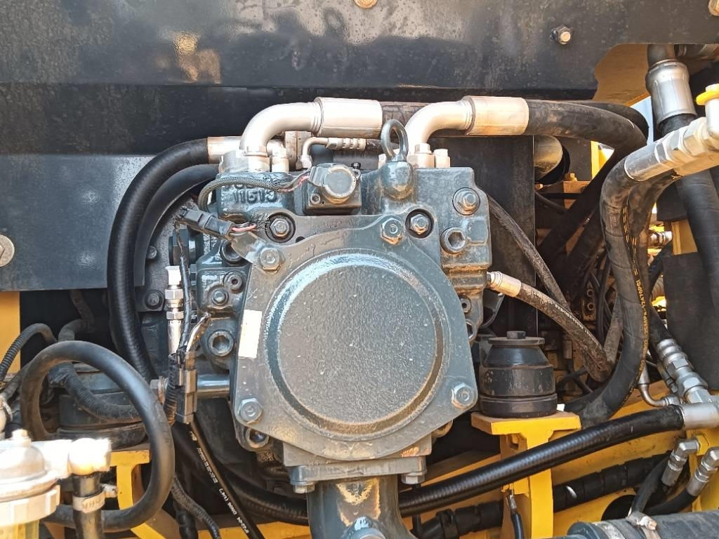 Komatsu PC 160  - Pelle sur chenille: photos 5 Komatsu PC 160  - Pelle sur chenille: photos 5