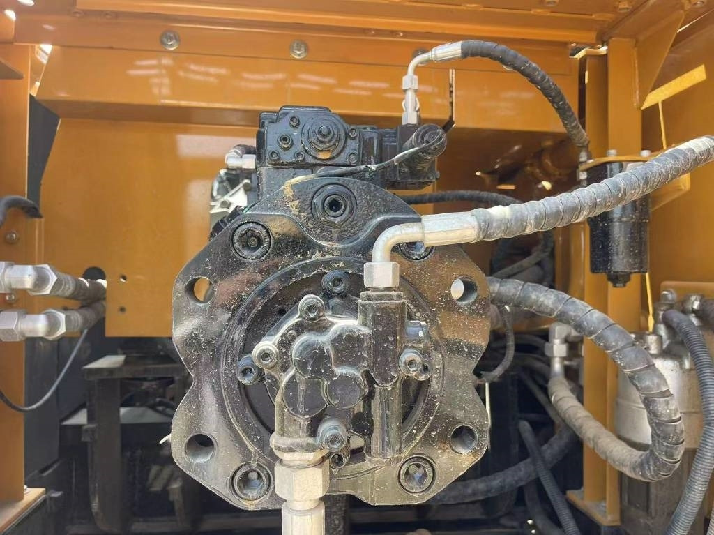 Sany SY 305 C - Pelle sur chenille: photos 5 Sany SY 305 C - Pelle sur chenille: photos 5