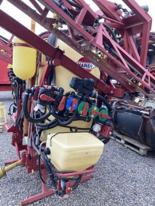 Hardi MEGA 1200L - Pulvé porté: photos 2 Hardi MEGA 1200L - Pulvé porté: photos 2