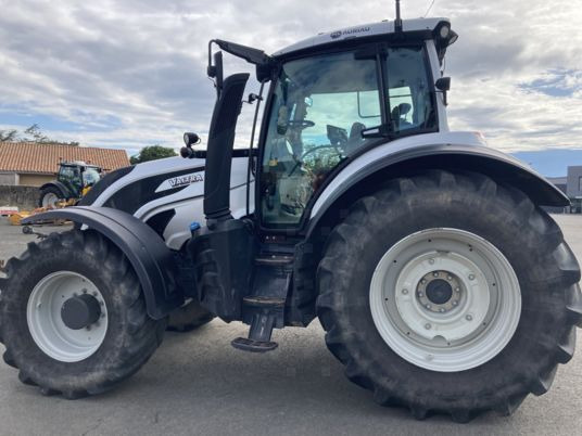 Valtra T214 DIRECT - Tracteur agricole: photos 4 Valtra T214 DIRECT - Tracteur agricole: photos 4