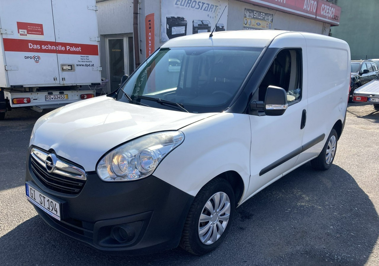 Fiat Doblo Fiat Doblo 1,3 jtd ECO Flex chłodnia do leków 2013 - Fourgon utilitaire: photos 4 Fiat Doblo Fiat Doblo 1,3 jtd ECO Flex chłodnia do leków 2013 - Fourgon utilitaire: photos 4
