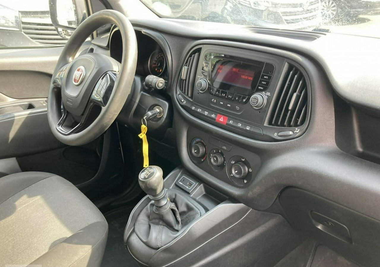 Photo d'intérieur 1: Utilitaire frigorifique Fiat Doblo Fiat Doblo 1,6 jtd ECO Flex chłodnia do leków 2017