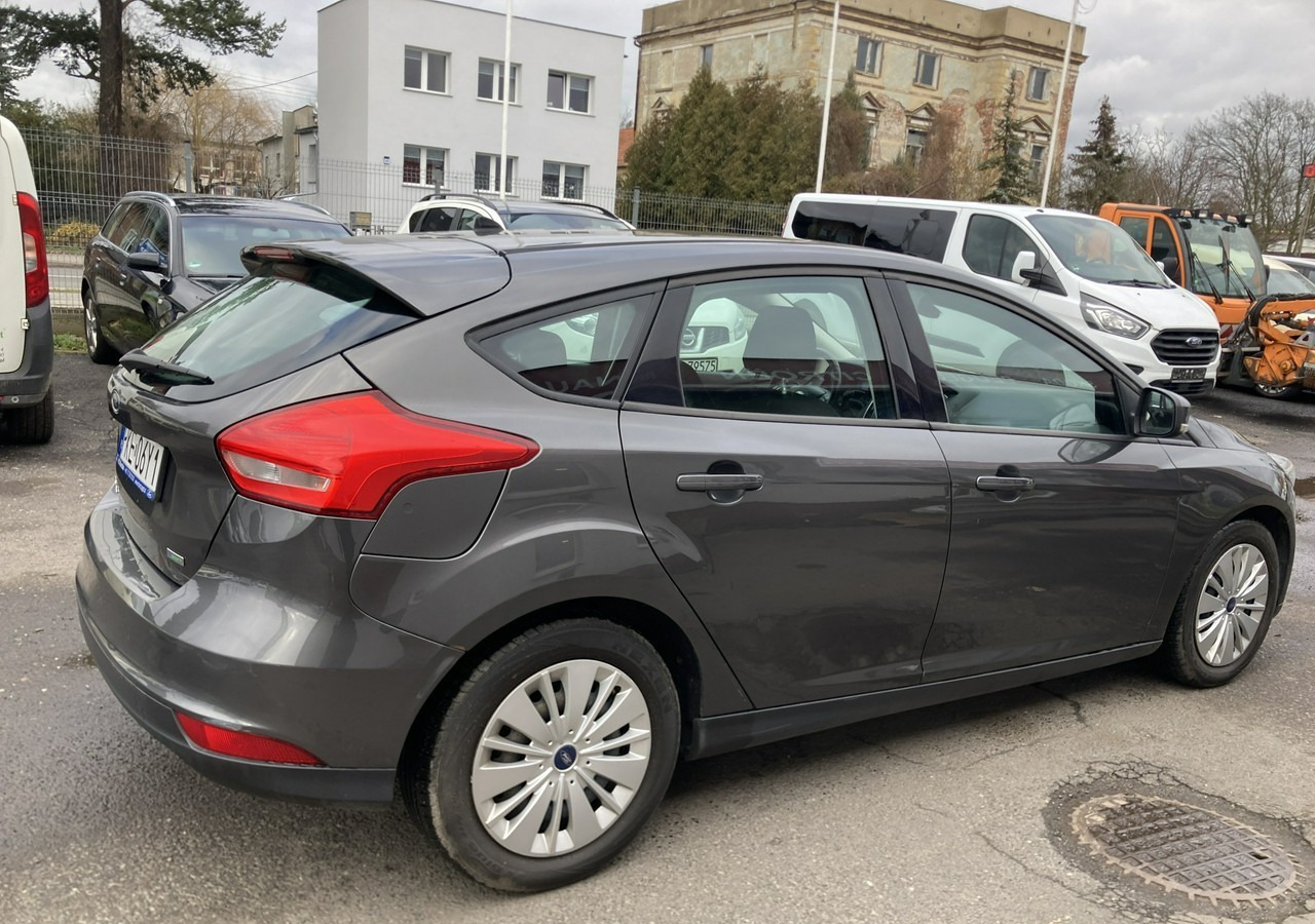 Ford Focus III Focus 1.0 EcoBoost Klima Salon PL 2015 - Voiture à hayon: photos 3 Ford Focus III Focus 1.0 EcoBoost Klima Salon PL 2015 - Voiture à hayon: photos 3
