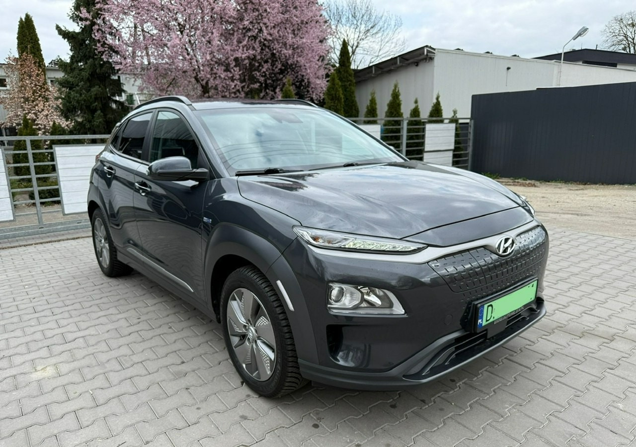 Hyundai Kona 100% elektryk Bogate wyposażenie DARMOWE Parkingi - 300KM zasięgu - Voiture à hayon: photos 1 Hyundai Kona 100% elektryk Bogate wyposażenie DARMOWE Parkingi - 300KM zasięgu - Voiture à hayon: photos 1