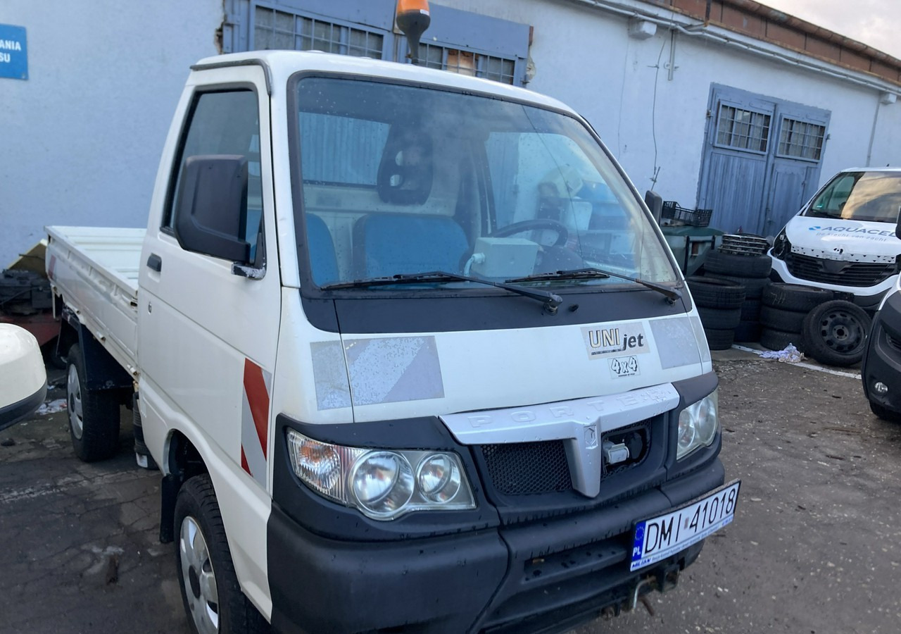 Inna Inny PFAU Piaggio Porter 4X4 Skrzynia odśnieżarka Pług 5655km 2012 - Utilitaire plateau: photos 2 Inna Inny PFAU Piaggio Porter 4X4 Skrzynia odśnieżarka Pług 5655km 2012 - Utilitaire plateau: photos 2