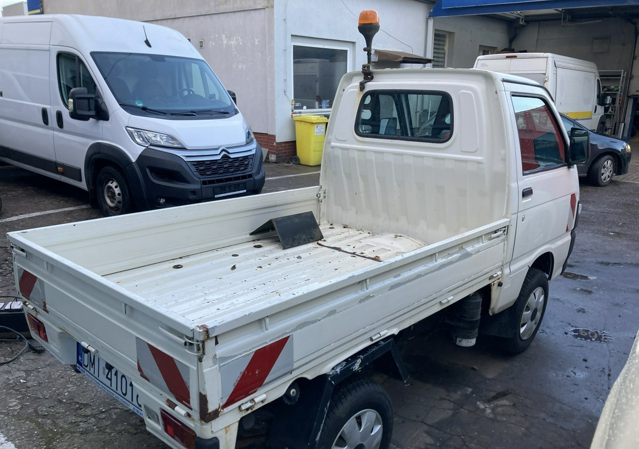 Inna Inny PFAU Piaggio Porter 4X4 Skrzynia odśnieżarka Pług 5655km 2012 - Utilitaire plateau: photos 4 Inna Inny PFAU Piaggio Porter 4X4 Skrzynia odśnieżarka Pług 5655km 2012 - Utilitaire plateau: photos 4