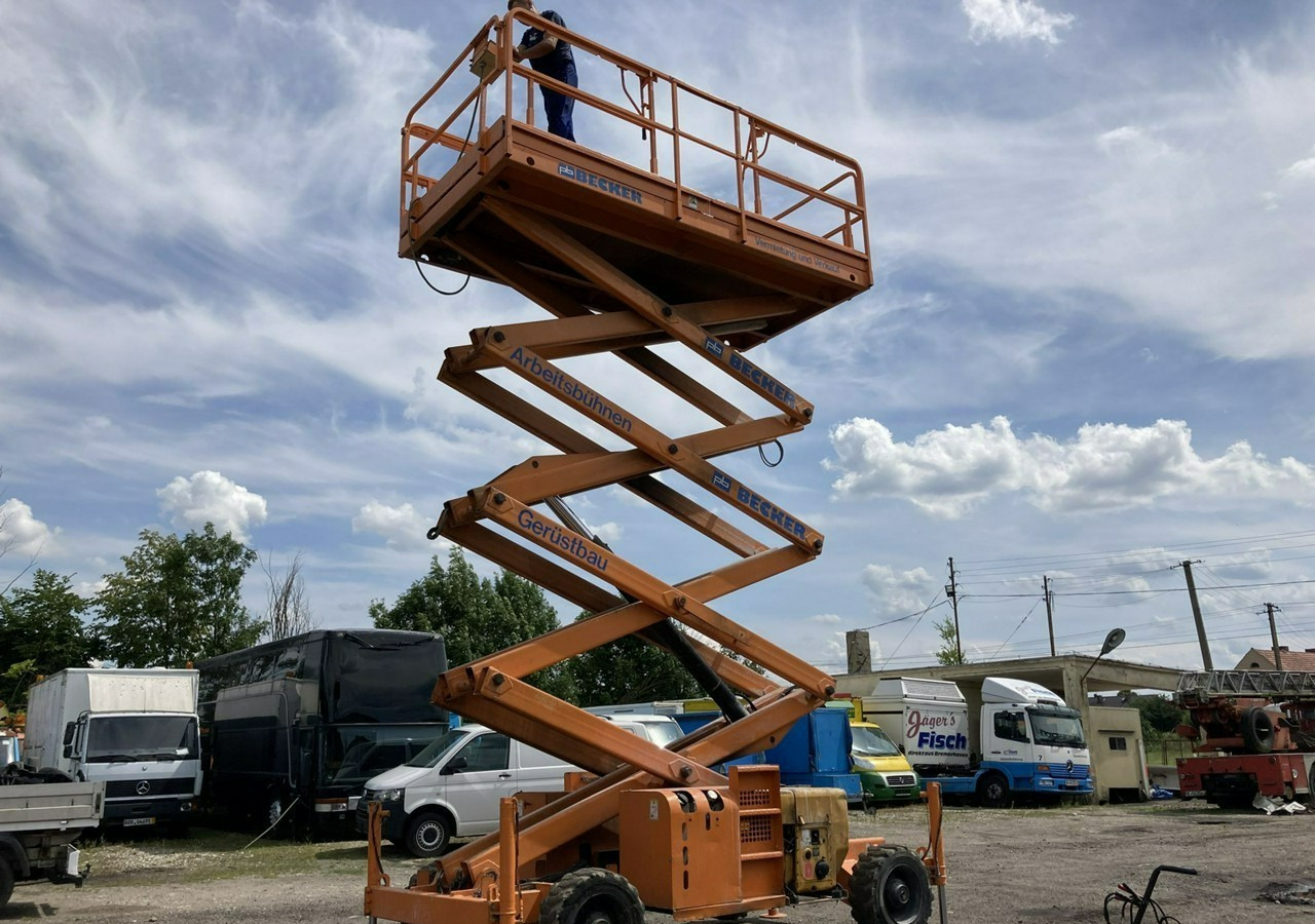 Inna Inny Podnośnik nożycowy Haulotte H15SDX 4x4 podpory 6905 mg 15 metrów - Nacelle ciseaux: photos 5 Inna Inny Podnośnik nożycowy Haulotte H15SDX 4x4 podpory 6905 mg 15 metrów - Nacelle ciseaux: photos 5