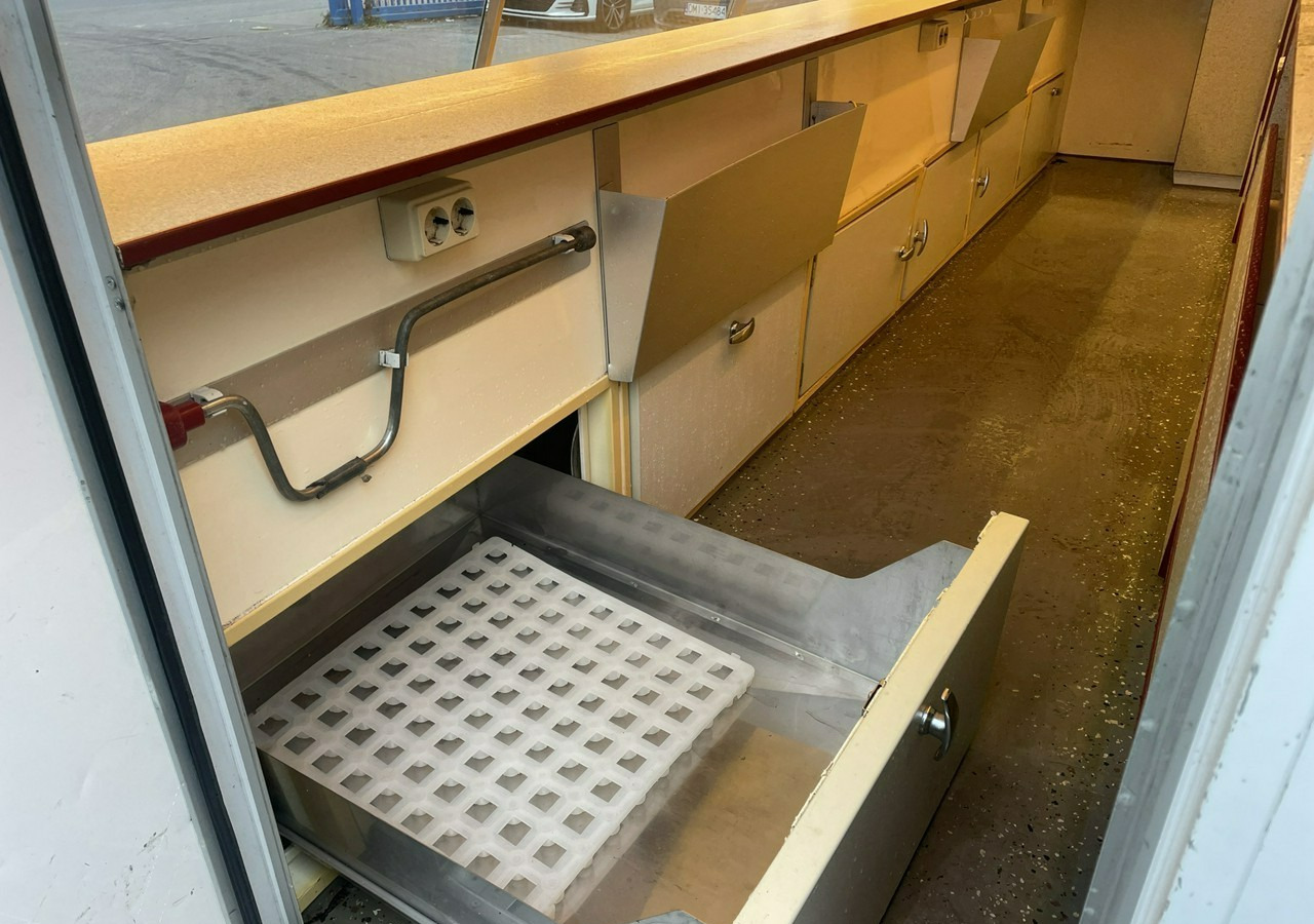 Inna Inny Przyczepa Gastronomiczna food truck foodtruck Autosklep Sklep bar en leasing occasion Inna Inny Przyczepa Gastronomiczna food truck foodtruck Autosklep Sklep bar: photos 11